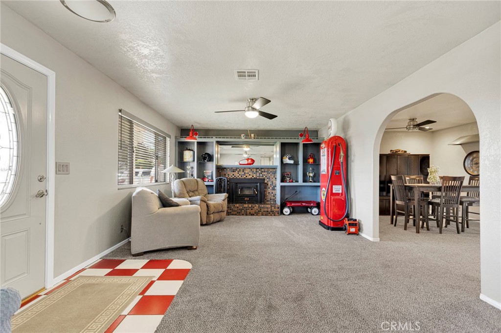 11590 Peach Property Photo 5