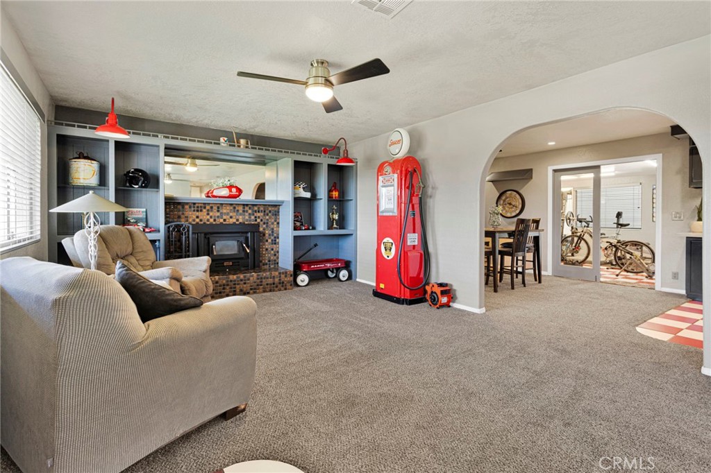 11590 Peach Property Photo 6