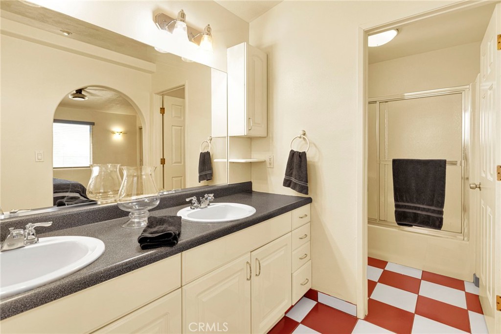 11590 Peach Property Photo 28