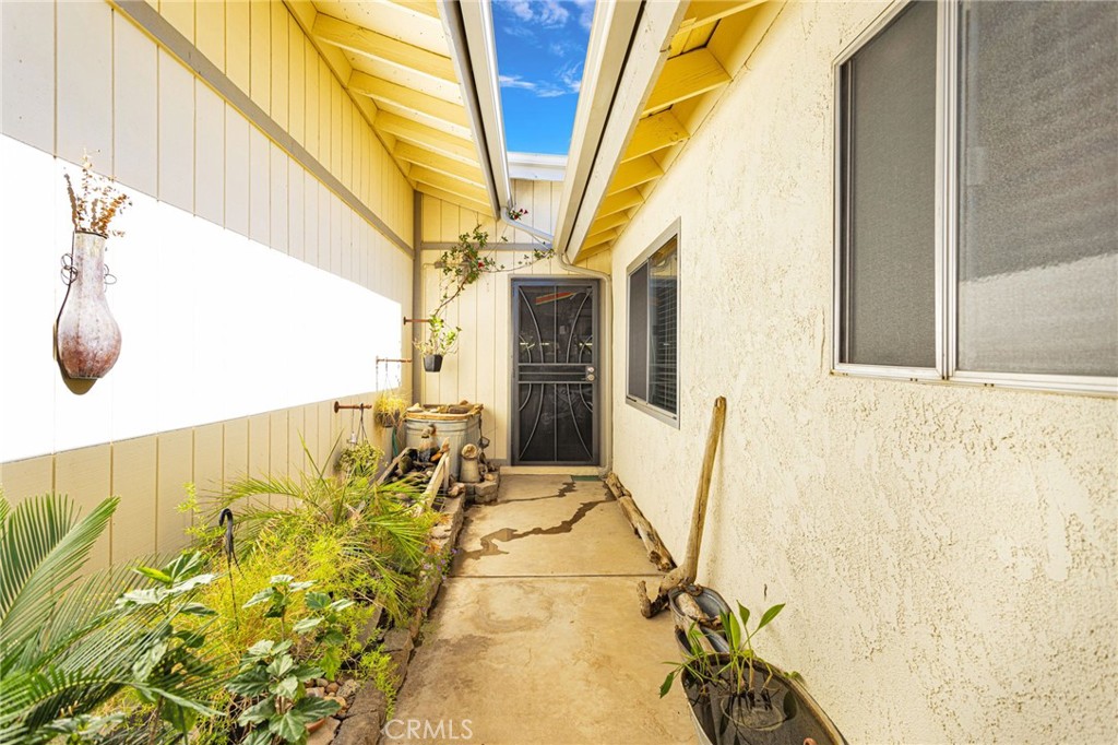 11590 Peach Property Photo 32
