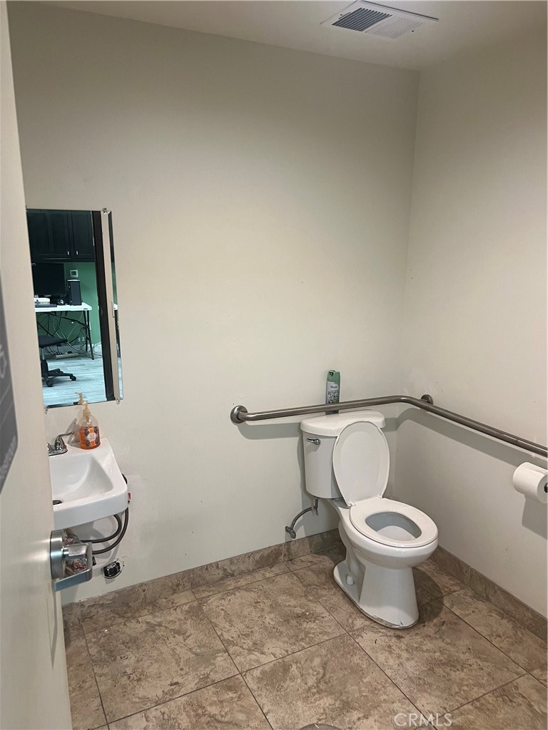2079 Compton Avenue Property Photo 15