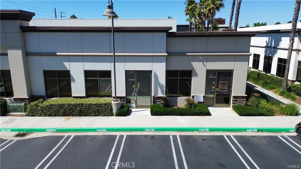 2079 Compton Avenue Property Photo 4