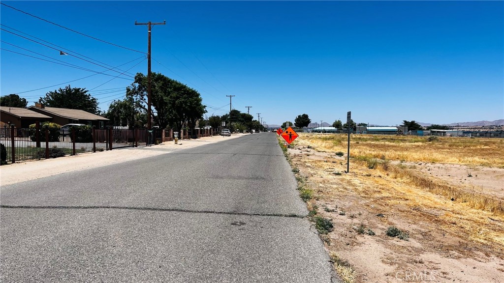 41119108 Glendale Avenue Property Photo 9