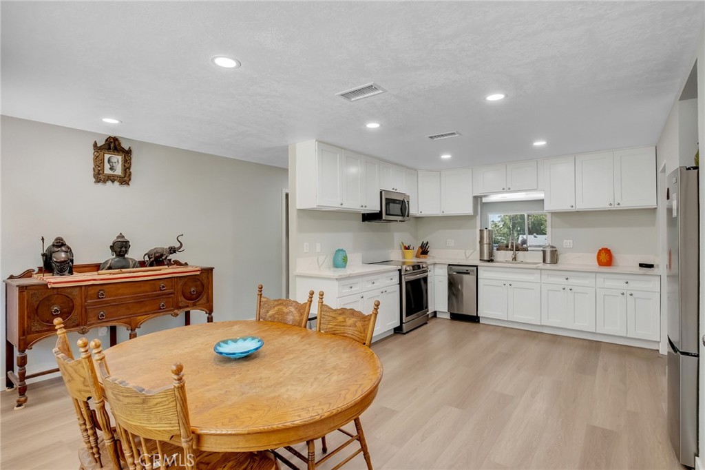 18310 Santa Fe Property Photo 2
