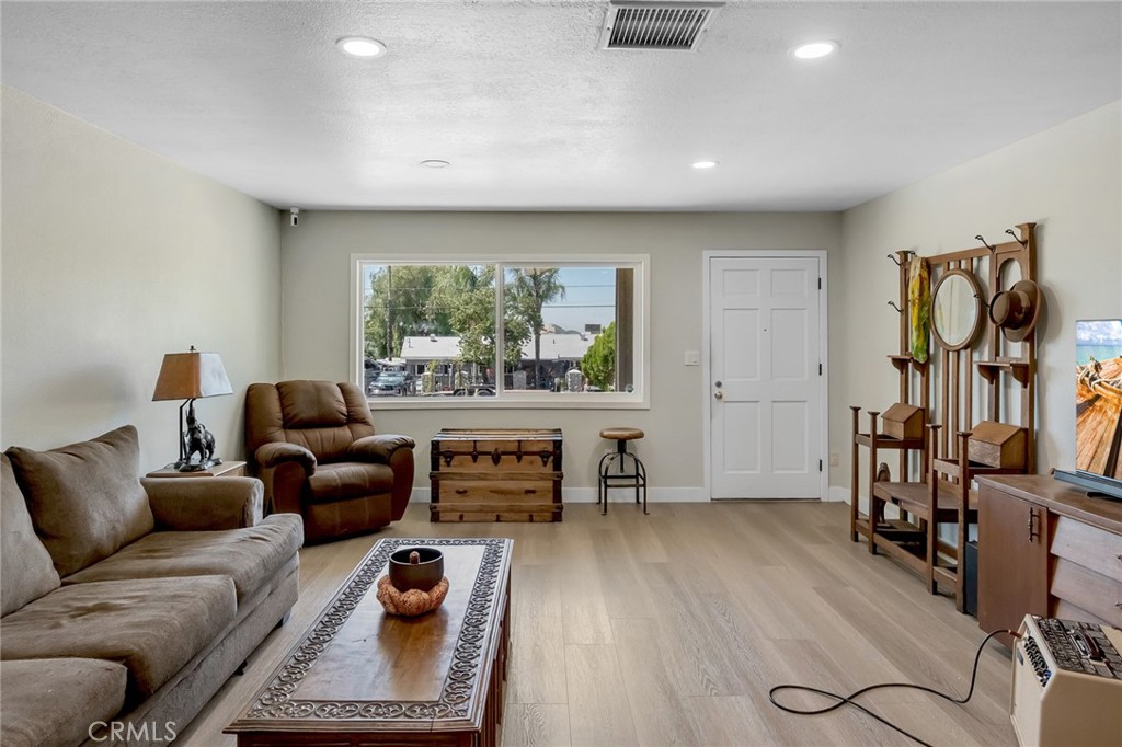 18310 Santa Fe Property Photo 3