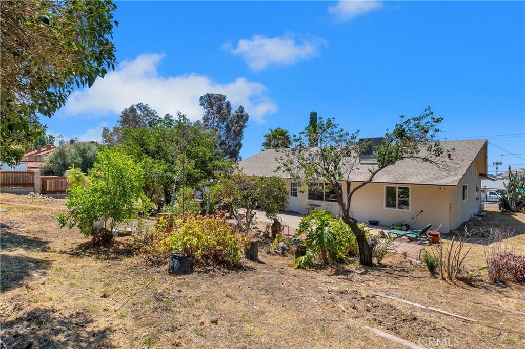 18310 Santa Fe Property Photo 28