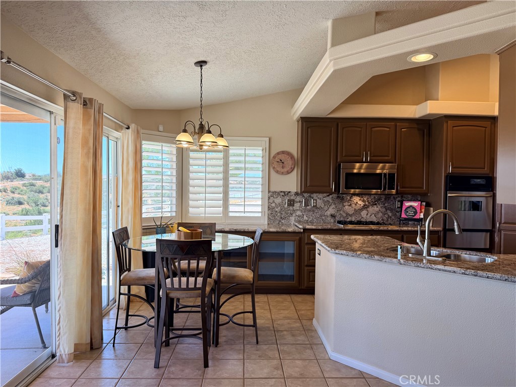 8535 Alta Mesa Road Property Photo 13