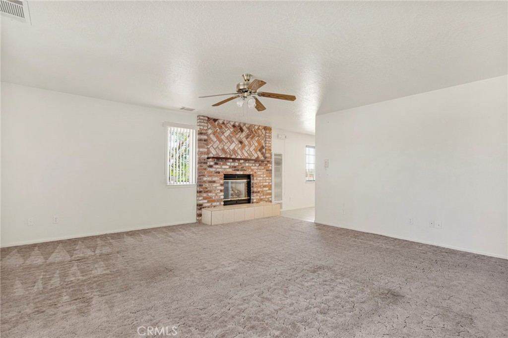 11281 4th Property Photo 7