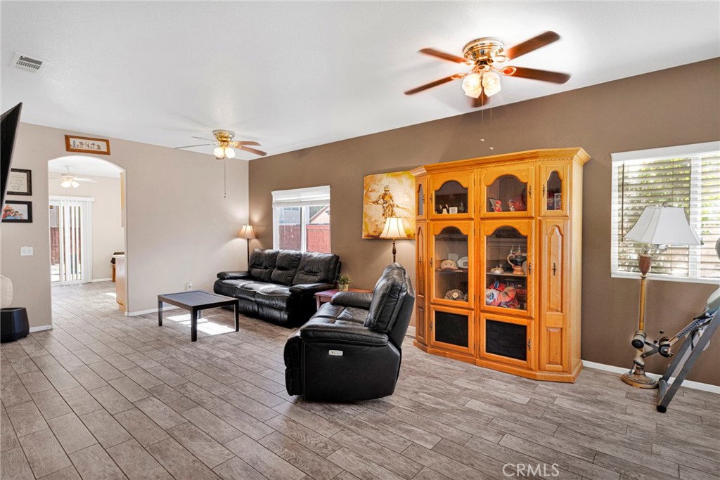 13980 Doria Property Photo 7