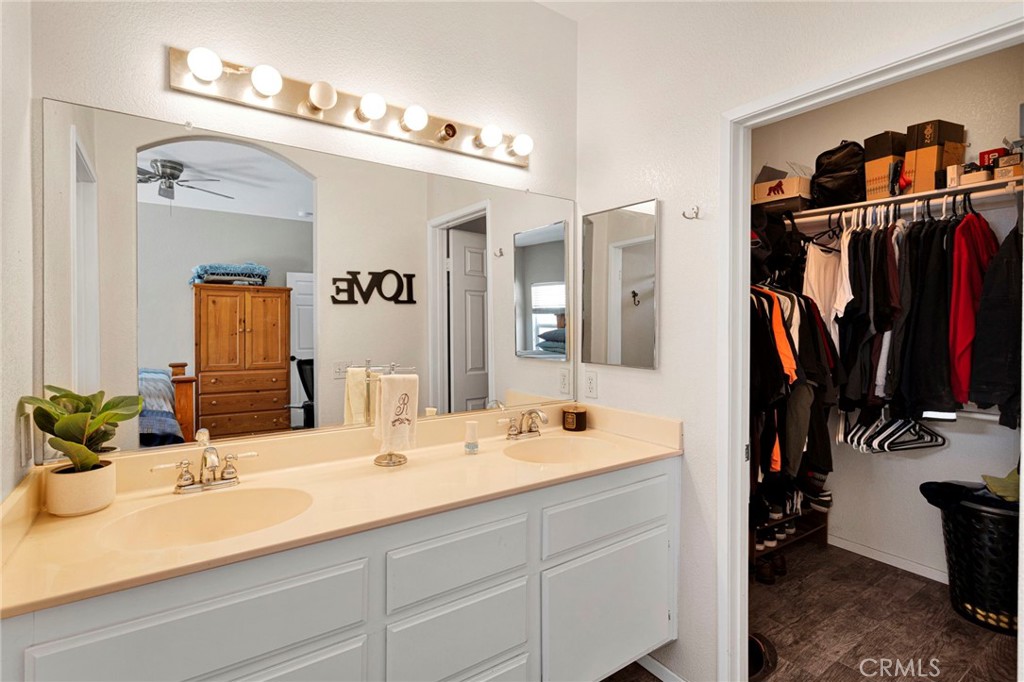 13980 Doria Property Photo 19