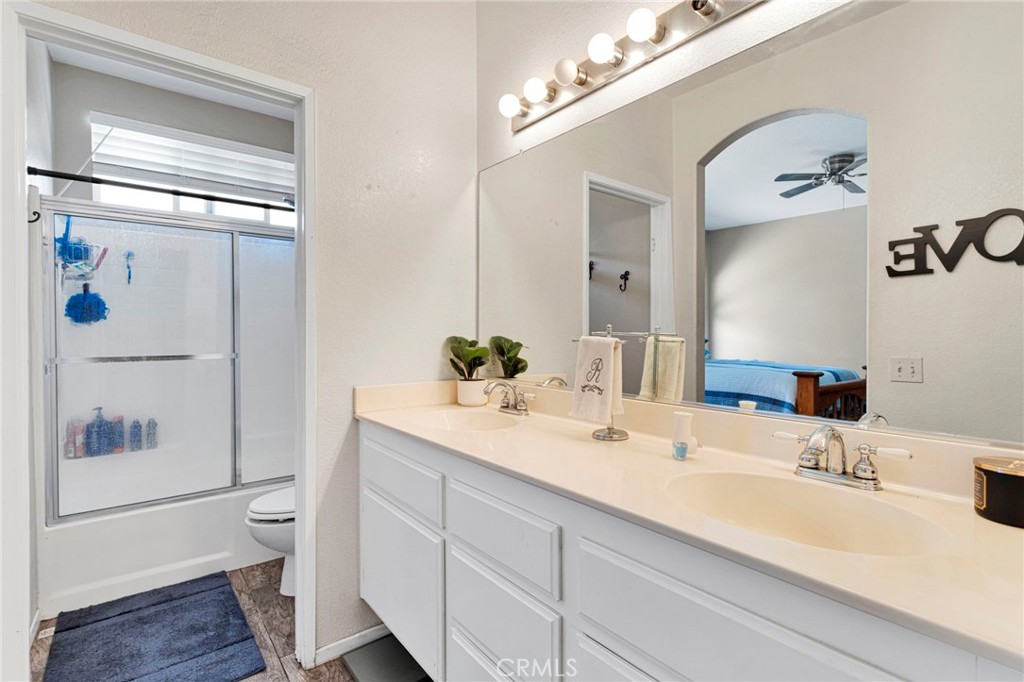 13980 Doria Property Photo 20