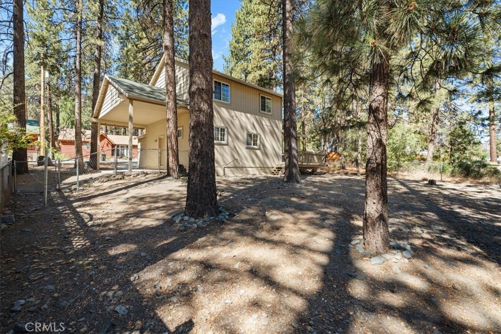 1536 Ross Property Photo 28