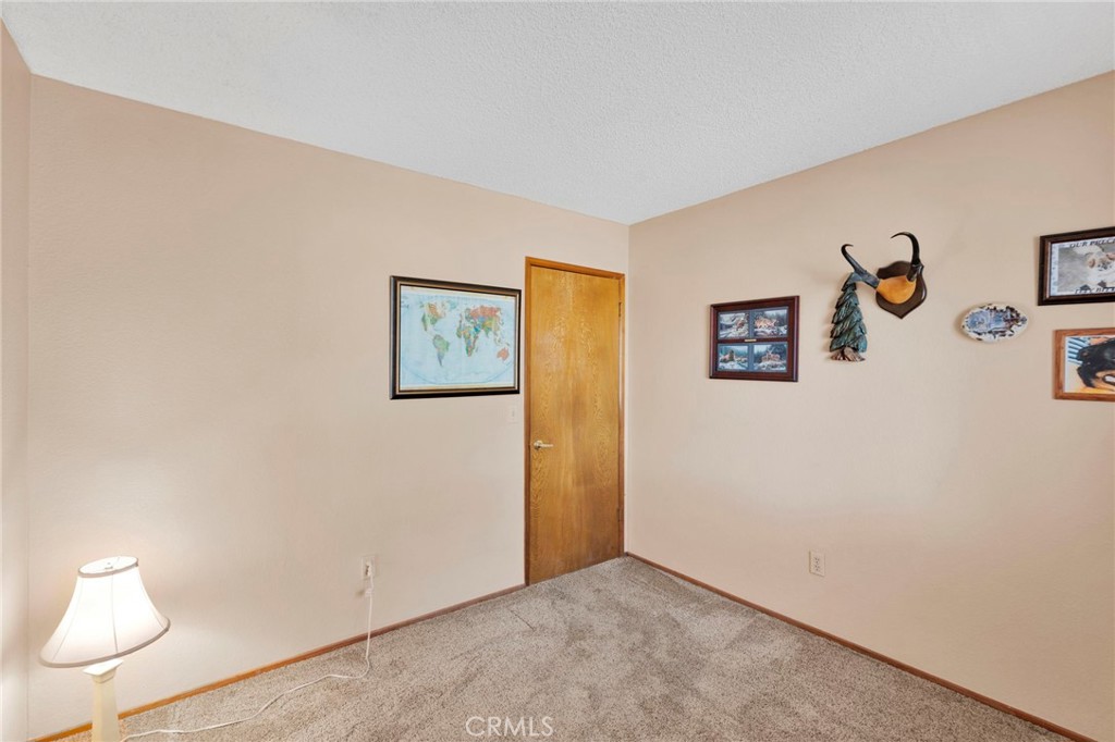 19031 Shoshonee Property Photo 23
