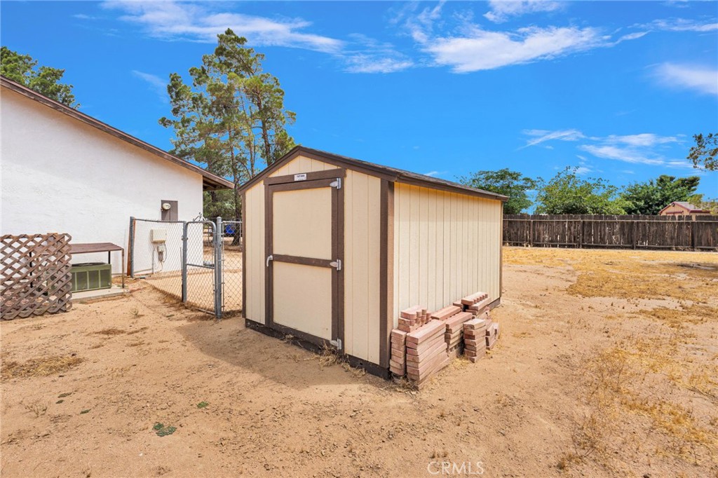 19031 Shoshonee Property Photo 37
