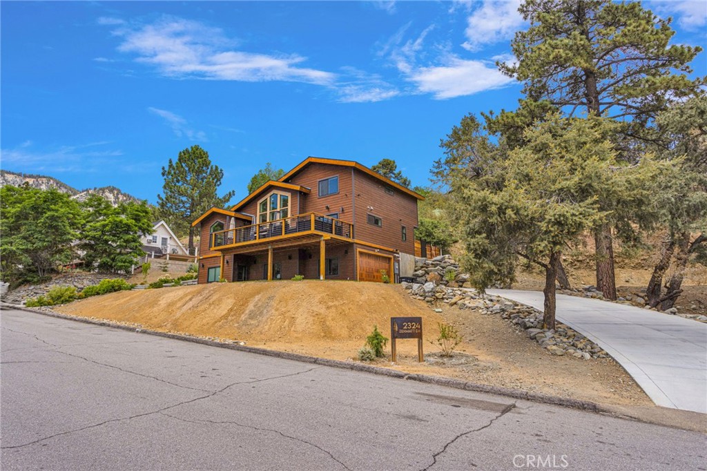 2324 Zermatt Property Photo 4