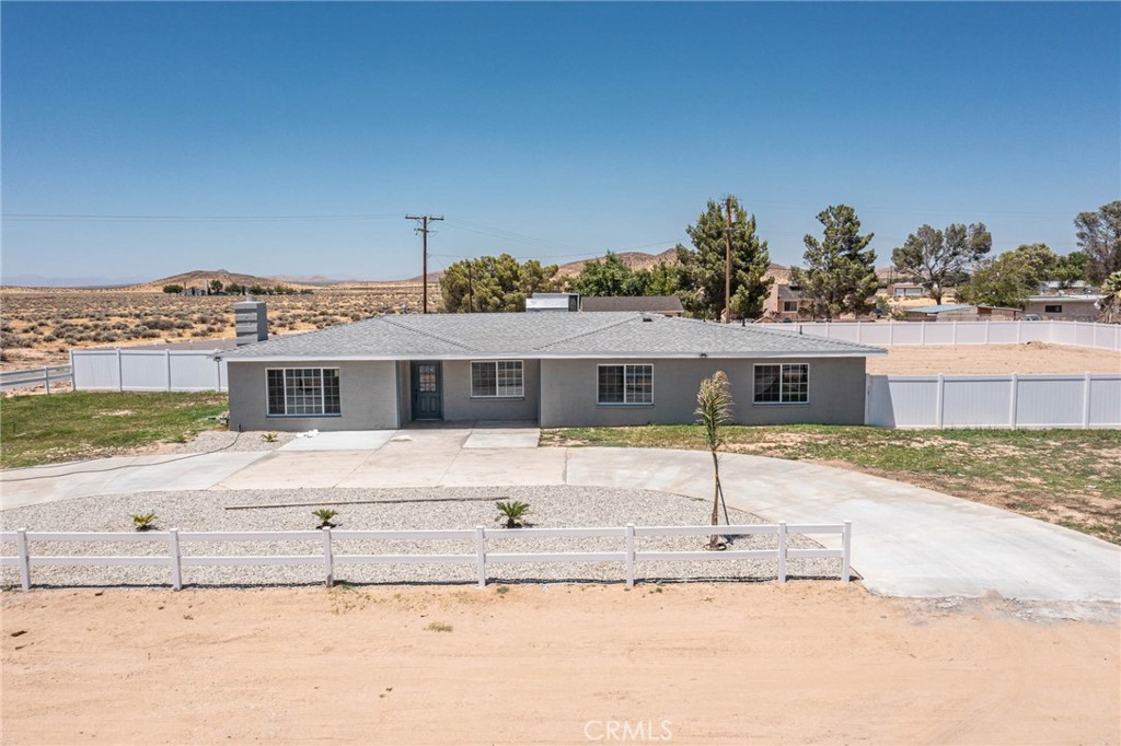 16621 Glendower Property Photo 3