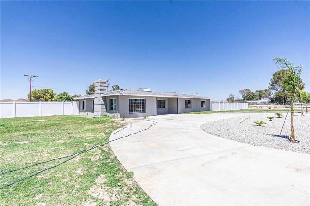 16621 Glendower Property Photo 8
