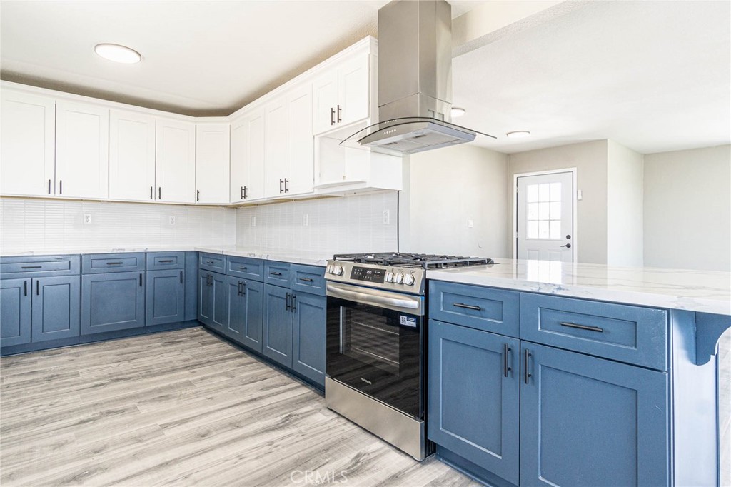 16621 Glendower Property Photo 11