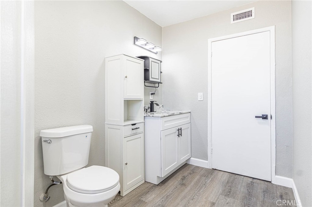 16621 Glendower Property Photo 24