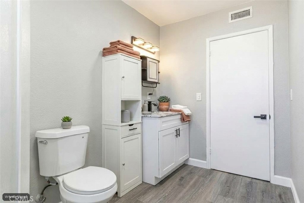 16621 Glendower Property Photo 25