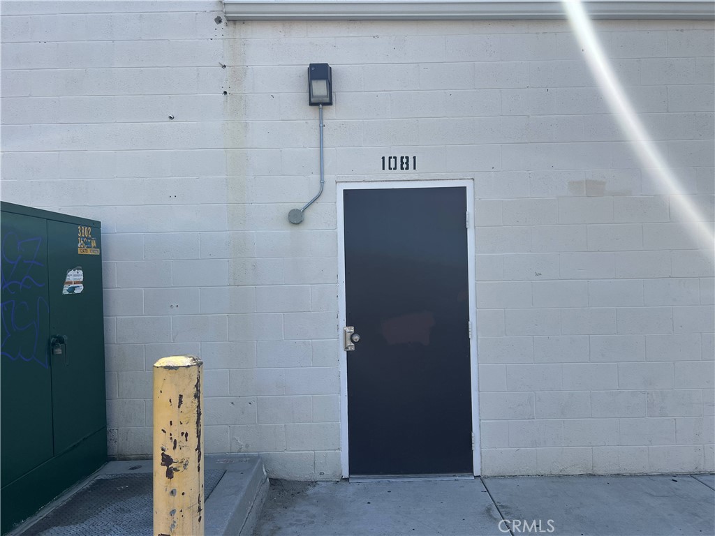 1081 S Mount Vernon Avenue Property Photo 13