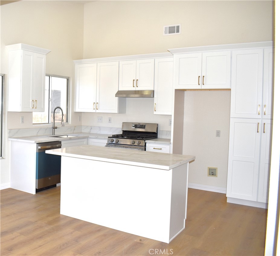 13246 Davidson Property Photo 9