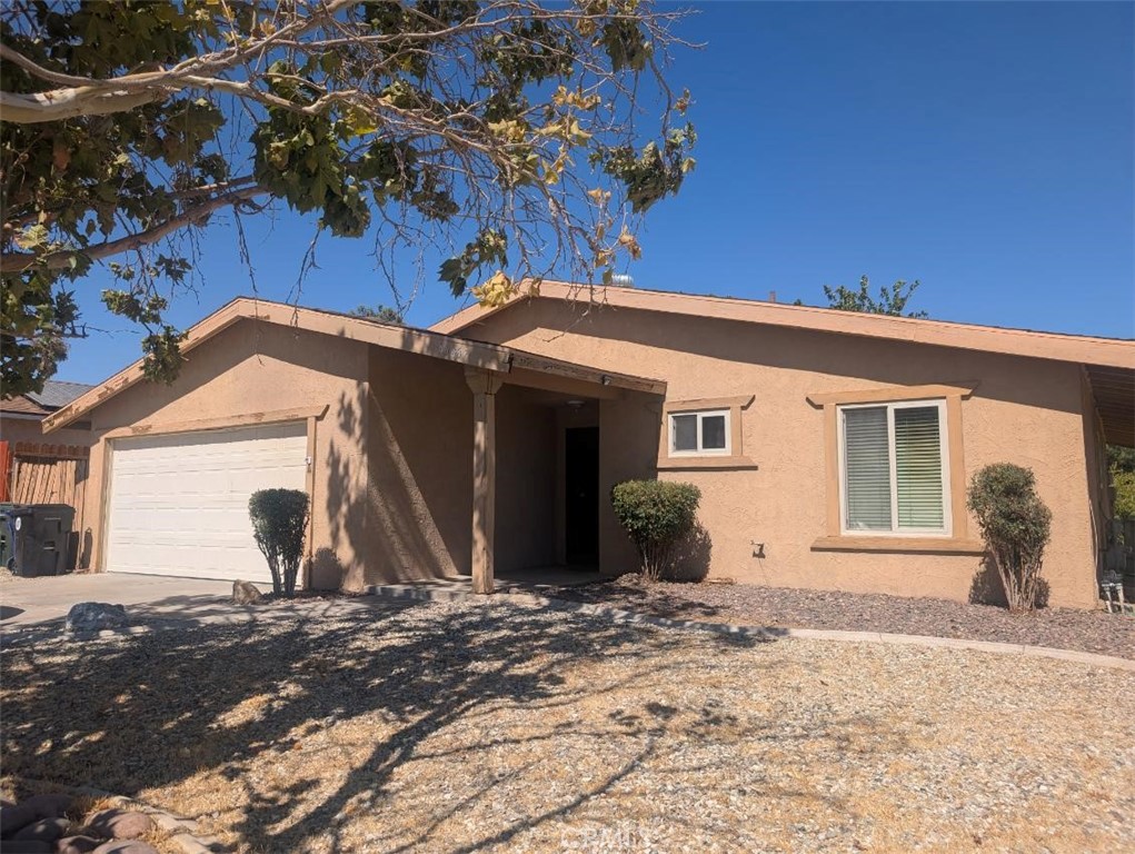 13887 Oakmont Drive Property Photo 1