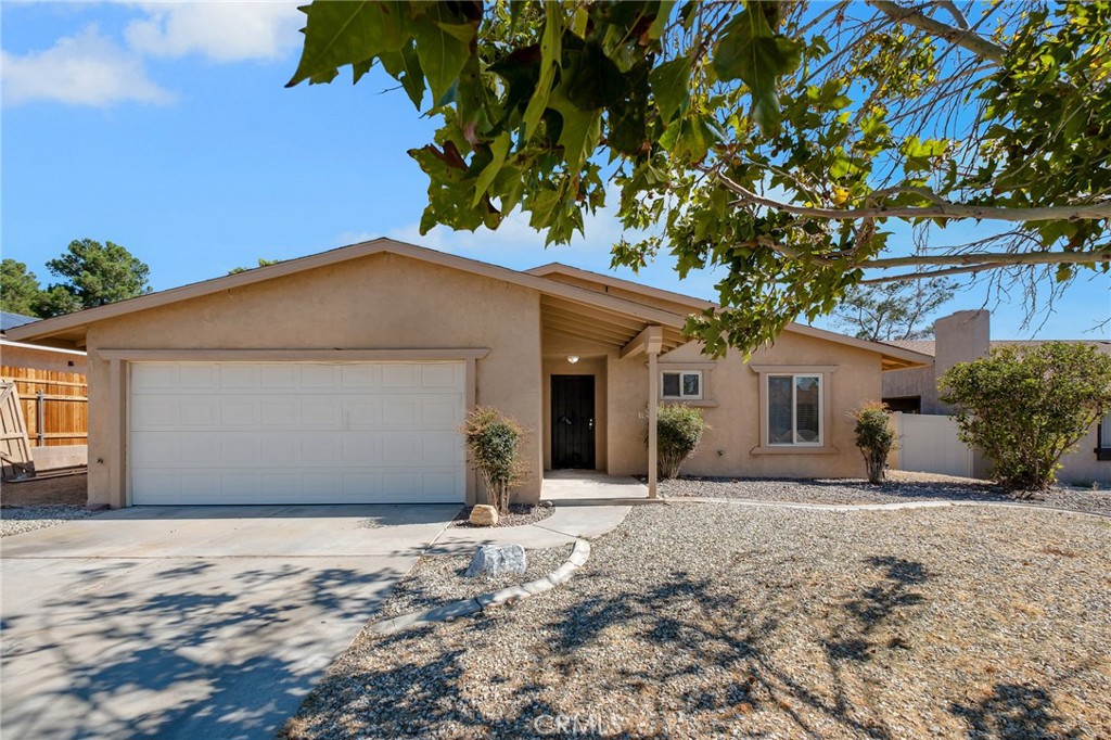 13887 Oakmont Drive Property Photo 1