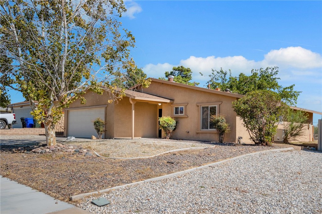 13887 Oakmont Drive Property Photo 3