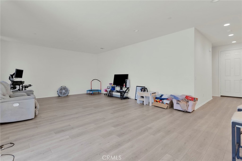 13097 Lancaster Property Photo 8