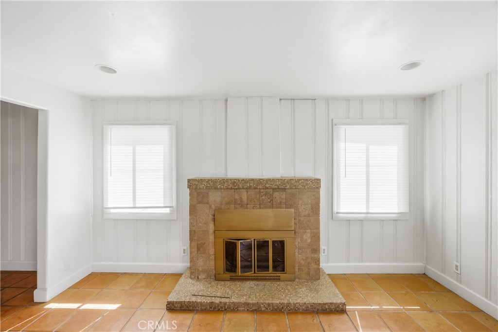 25567 Main Property Photo 25