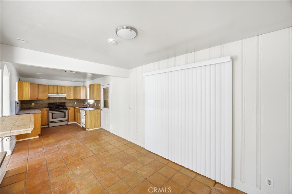 25567 Main Property Photo 28