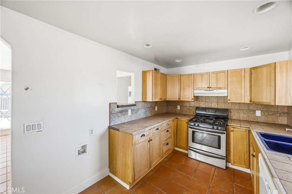 25567 Main Property Photo 32