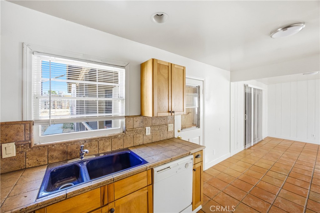 25567 Main Property Photo 33