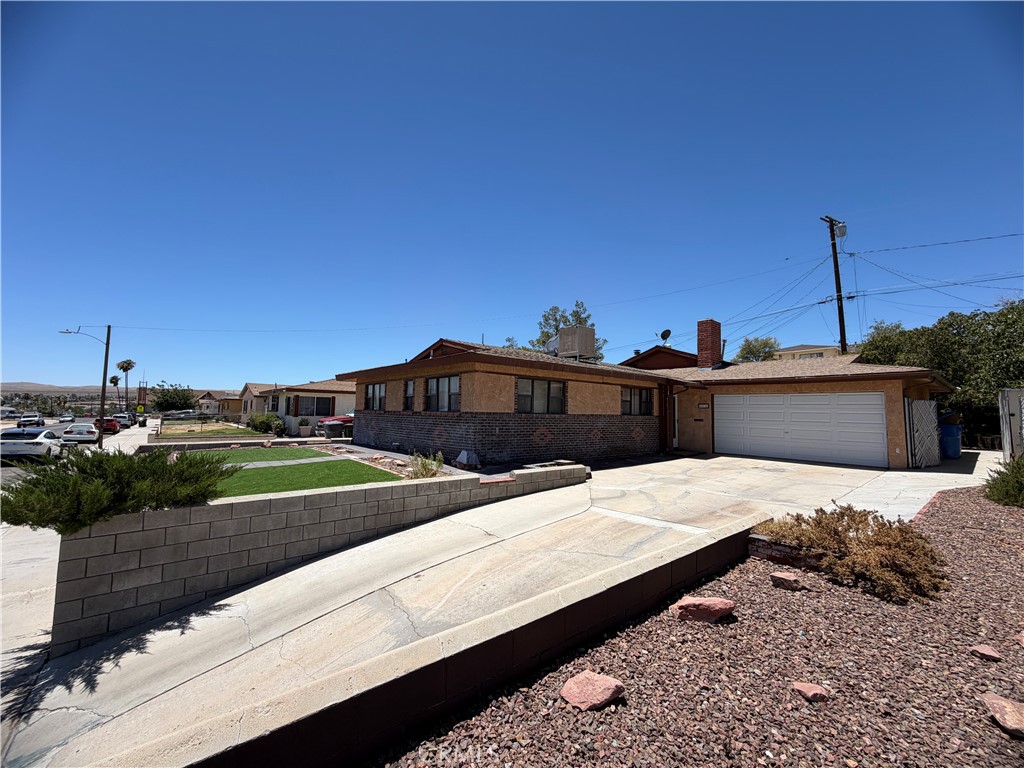 650 Yucca Avenue Property Photo 1
