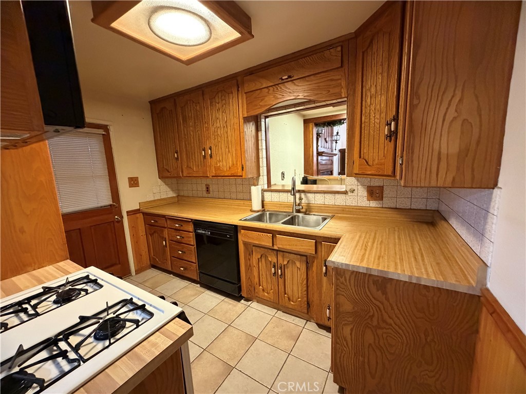 650 Yucca Avenue Property Photo 13