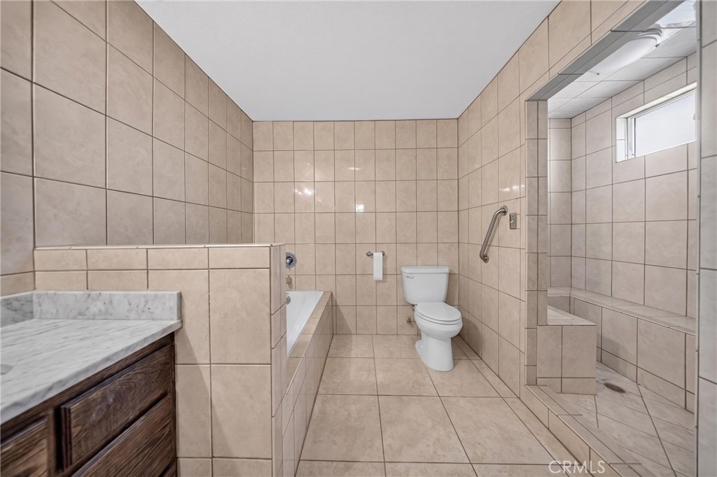 9116 Fuchsia Property Photo 11