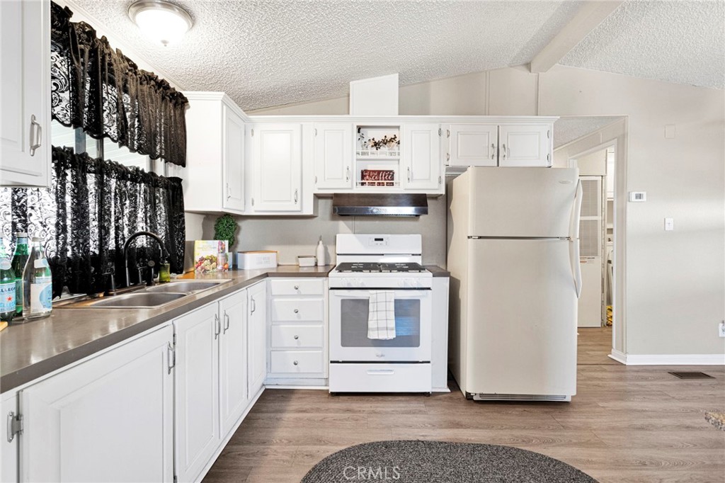 23456 Ottawa 28 Property Photo 12