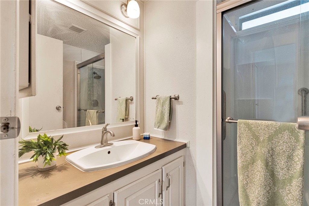 23456 Ottawa 28 Property Photo 20