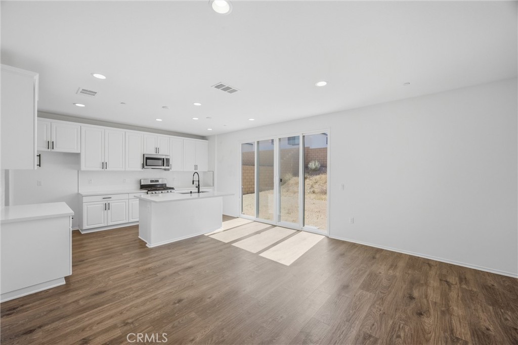 8844 Glencliff Avenue Property Photo 9