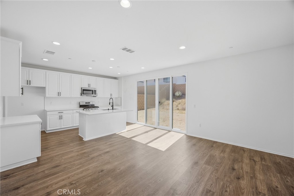 8844 Glencliff Avenue Property Photo 9