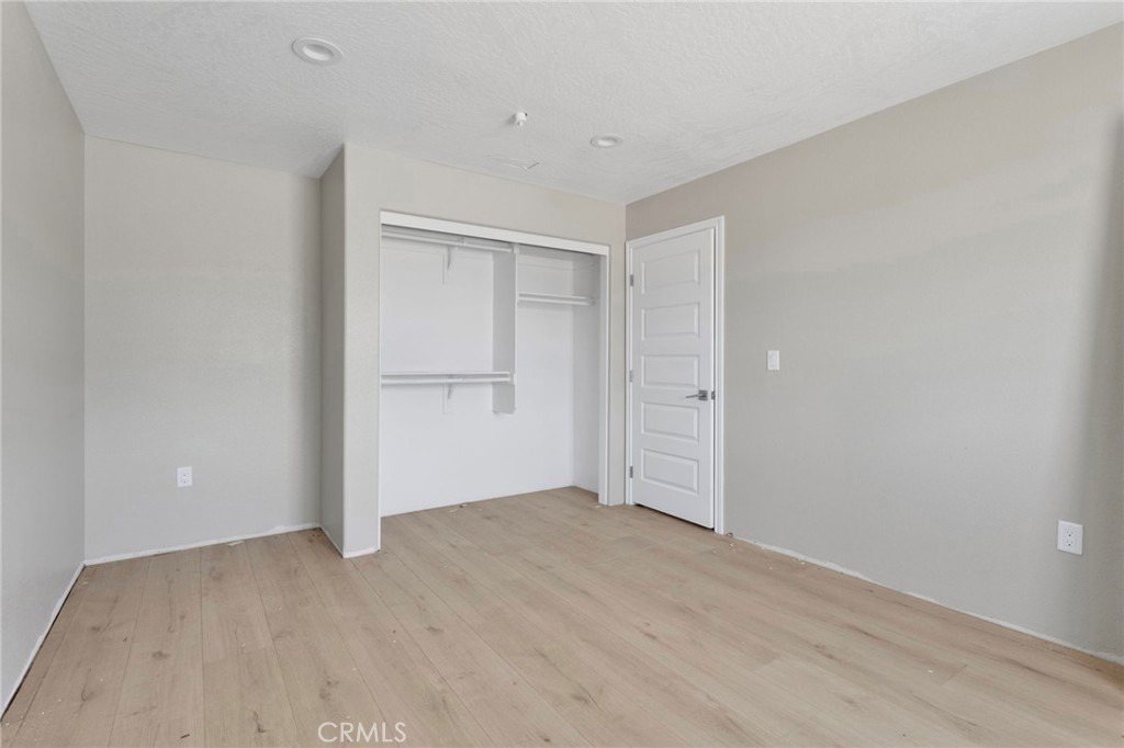 15025 Olive St Property Photo 9