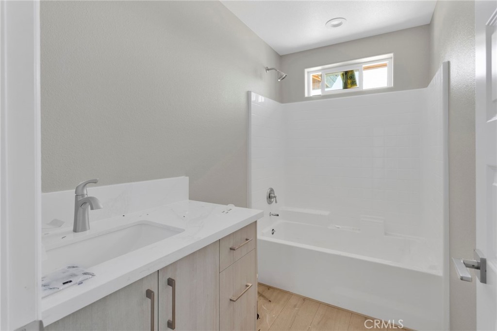 15025 Olive St Property Photo 10