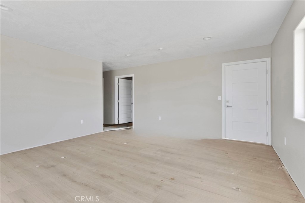15025 Olive St Property Photo 16