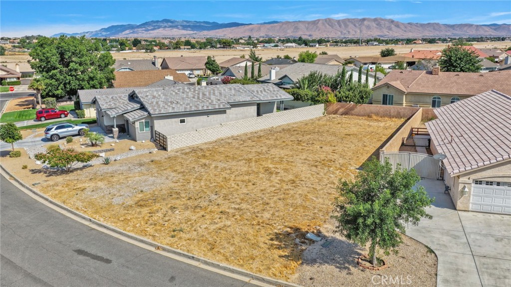 12977 Briarcliff Property Photo 3