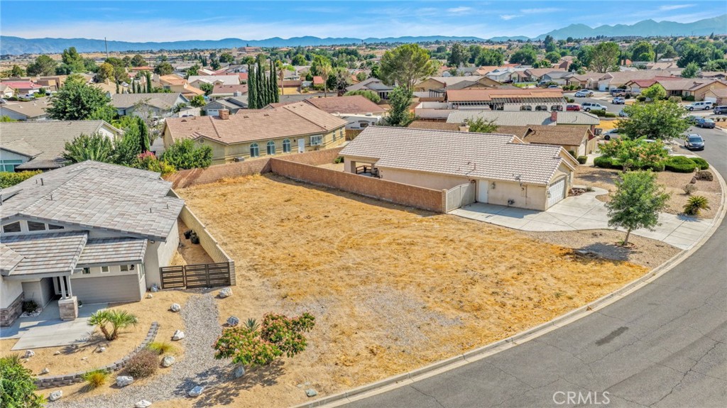 12977 Briarcliff Property Photo 4