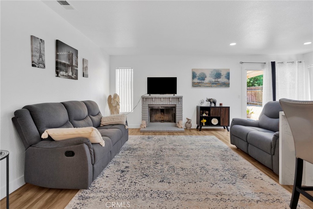 17851 Crowley Street Property Photo 7