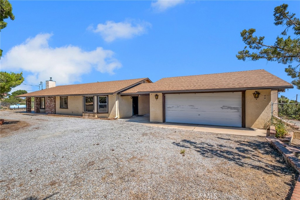 2722 Arrowhead Property Photo 1