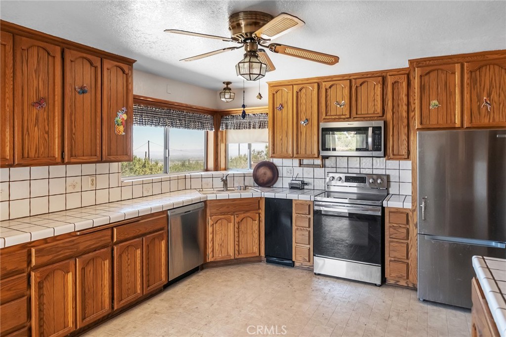 2722 Arrowhead Property Photo 8
