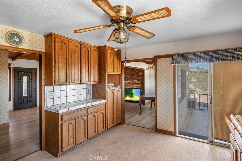 2722 Arrowhead Property Photo 9